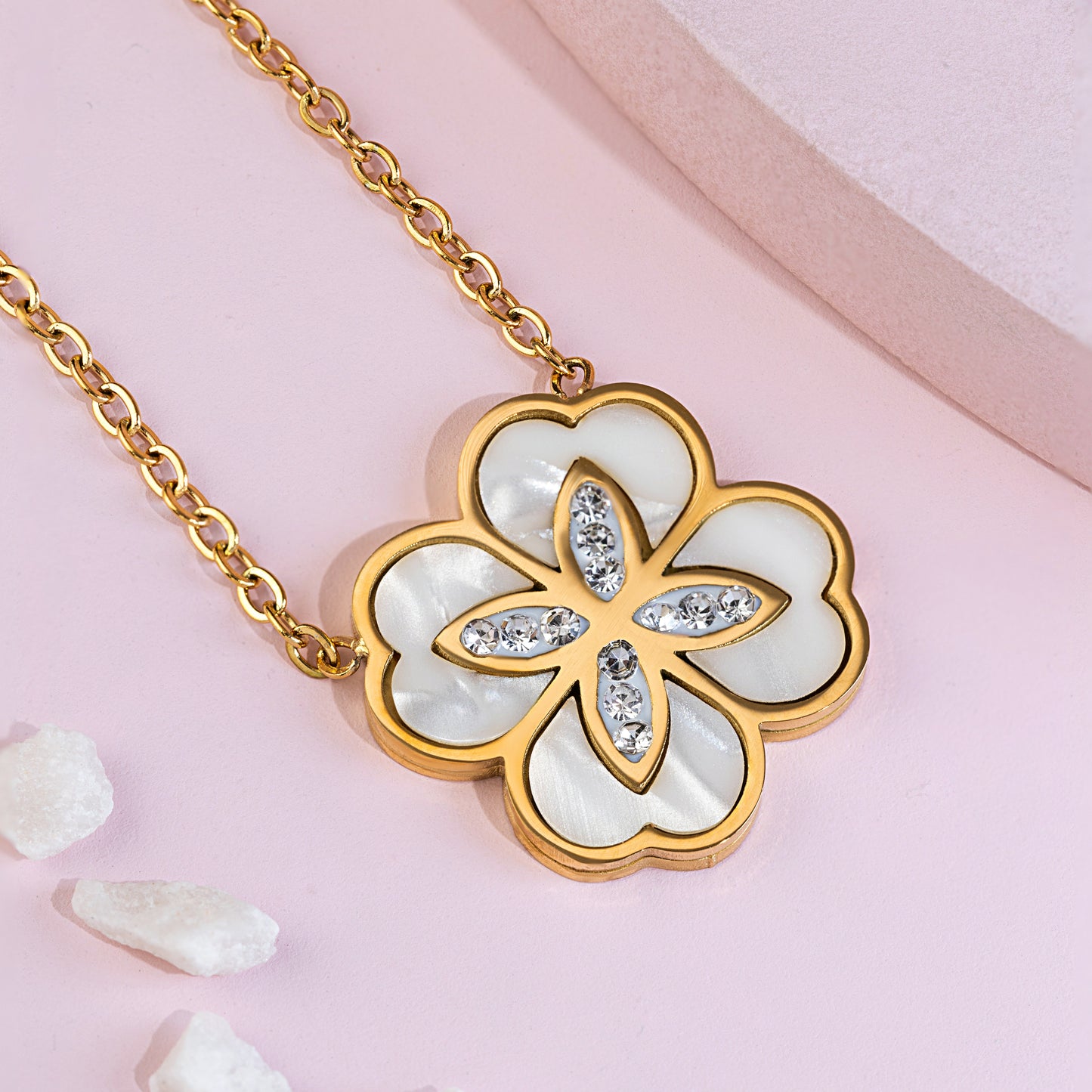 Necklace Round Star